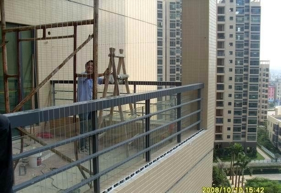 अदृश्य ग्रिड बालकनी अधिकतम स्थान उपयोग के लिए 100 किलोग्राम भार क्षमता