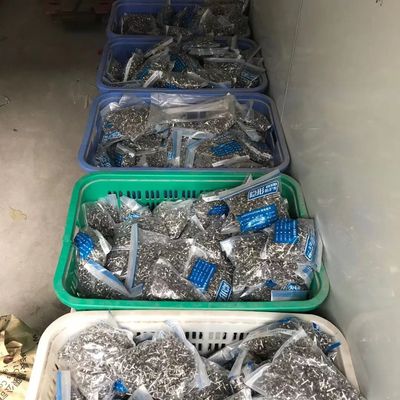 एल्यूमीनियम ट्रैक फ्रेम बालकनी ग्रिल 6 मीटर सेट सटीक बालकनी सुरक्षा ग्रिल आसान स्थापना और सुरक्षा के लिए डिज़ाइन किए गए