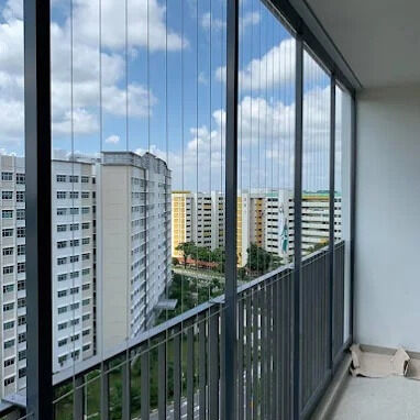 आधुनिक भवनों के लिए स्थायित्व और सौंदर्य की अपील को जोड़ते हुए बालकनी अदृश्य ग्रिल पारदर्शी जाल सुरक्षा समाधान