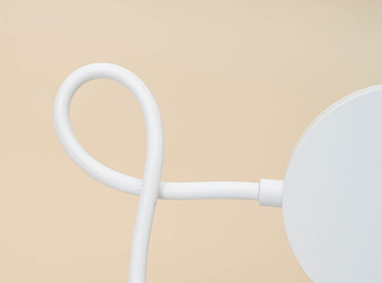 थोक बच्चे आधुनिक एलईडी टेबल लैंप गर्दन क्लिप-ऑन टच कंट्रोल यूएसबी रिचार्जेबल सफेद रात का प्रकाश छात्रों के अध्ययन के लिए