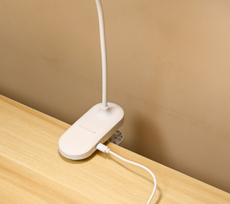 थोक बच्चे आधुनिक एलईडी टेबल लैंप गर्दन क्लिप-ऑन टच कंट्रोल यूएसबी रिचार्जेबल सफेद रात का प्रकाश छात्रों के अध्ययन के लिए