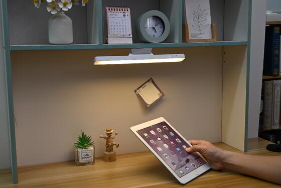 मजबूत चुंबकीय अवशोषण एलईडी नेत्र सुरक्षा रिचार्जेबल 800mA लैंप शीतल प्रकाश यूएसबी संचालित शिक्षण रोशनी