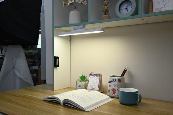 मजबूत चुंबकीय अवशोषण एलईडी नेत्र सुरक्षा रिचार्जेबल 800mA लैंप शीतल प्रकाश यूएसबी संचालित शिक्षण रोशनी