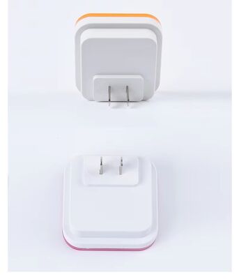 बेडरूम के लिए स्वचालित इंडक्शन एलईडी नाइट लाइट्स बेडसाइड ऊर्जा-बचत लैंप बहुरंगा नाइट लाइट