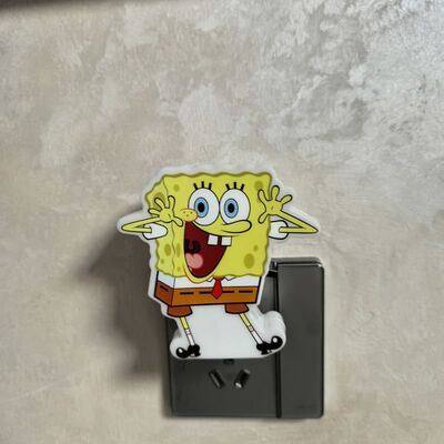 पावर सोर्स प्लग इन नाइट लाइट वोल्टेज 110-240V विभिन्न सेटिंग्स के लिए लगातार और ऊर्जावान प्रकाश प्रदान करता है