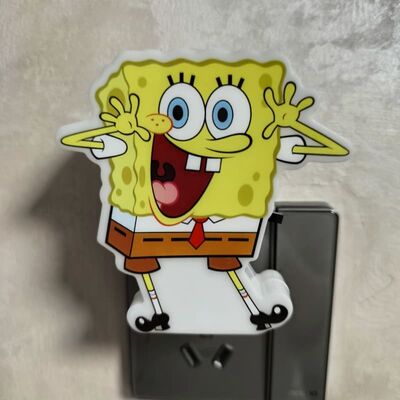 पावर सोर्स प्लग इन नाइट लाइट वोल्टेज 110-240V विभिन्न सेटिंग्स के लिए लगातार और ऊर्जावान प्रकाश प्रदान करता है