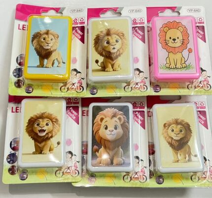 प्लग इन नाइट लाइट लैंप प्यारा दिखने वाला प्लास्टिक आधार सामग्री घर और कार्यालय के लिए सुविधाजनक रात की रोशनी प्रदान करता है